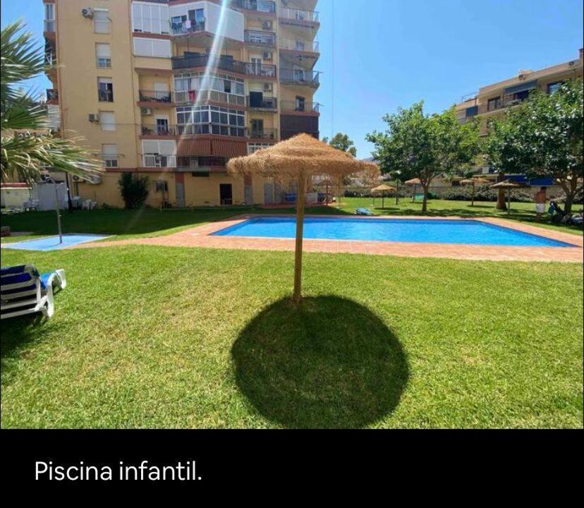 Apartamento Paseo Maritimo De Playamar Torremolinos Bagian luar foto